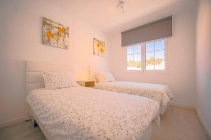 Atlantic View 1B 2 Bedrooms Ground Floor, Complex Featured On A Place In The Sun بويرتو ذيل كارمين المظهر الخارجي الصورة